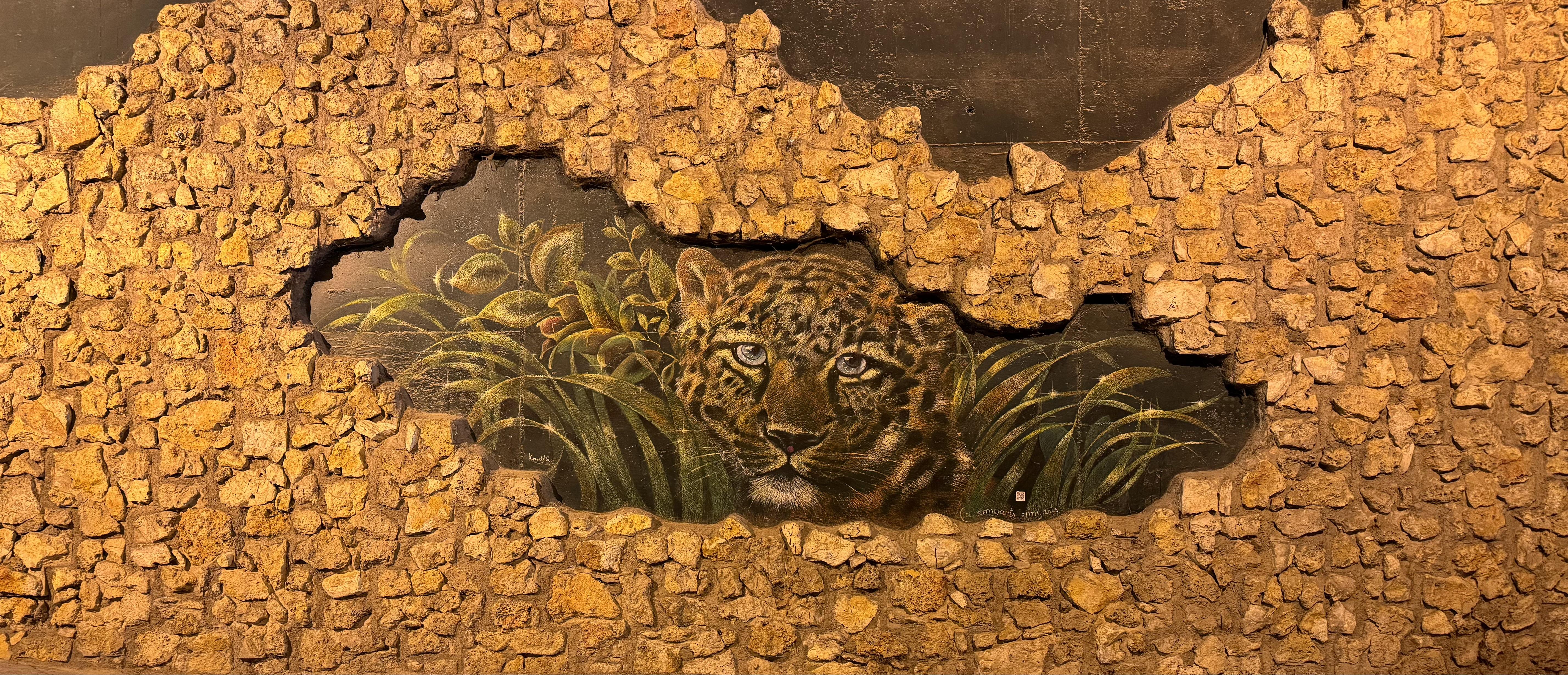 street art through the tunnel