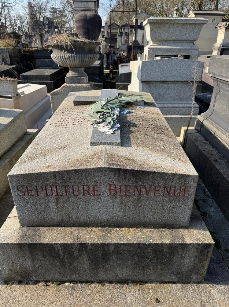 The grave of Fulgence Bienvenüe, the engineer of the Paris metro, in Père Lachaise