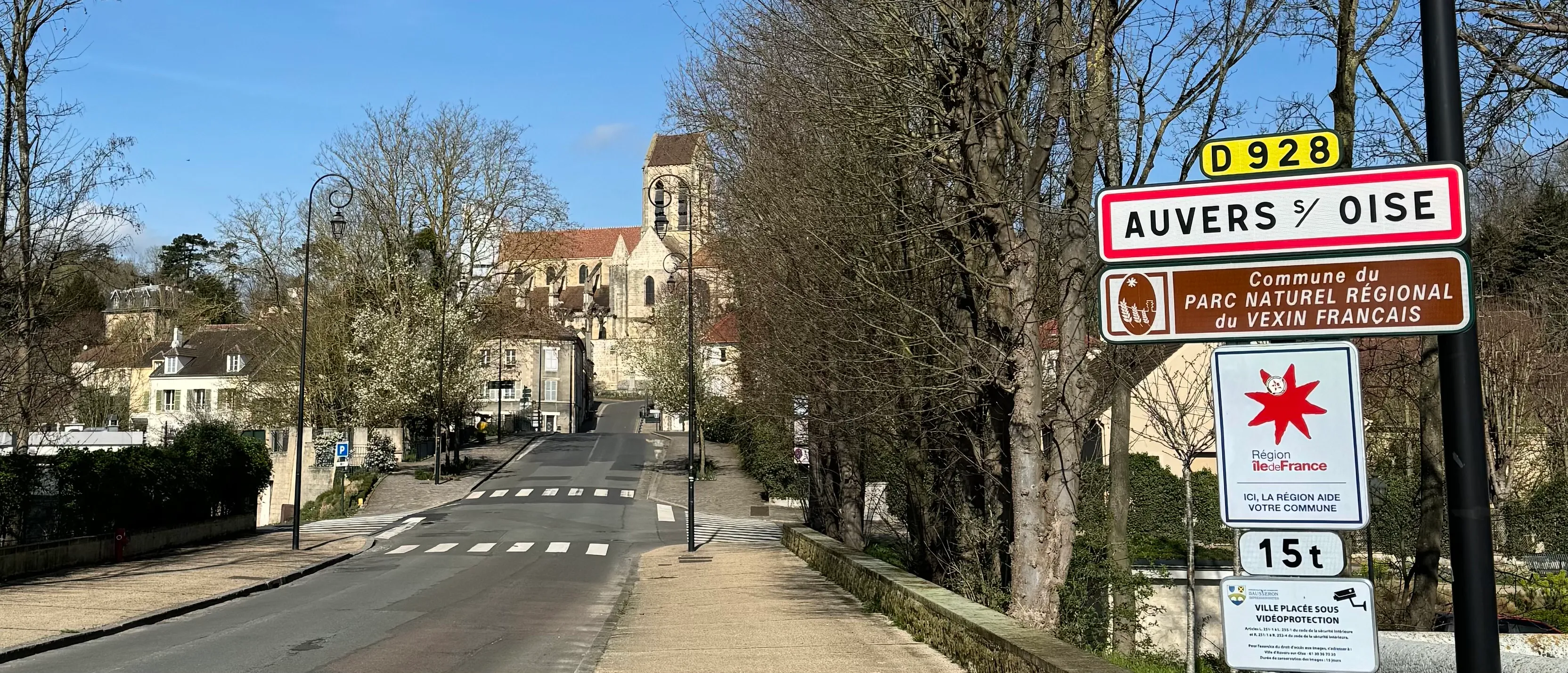 Welcome to Auvers-sur-Oise sign