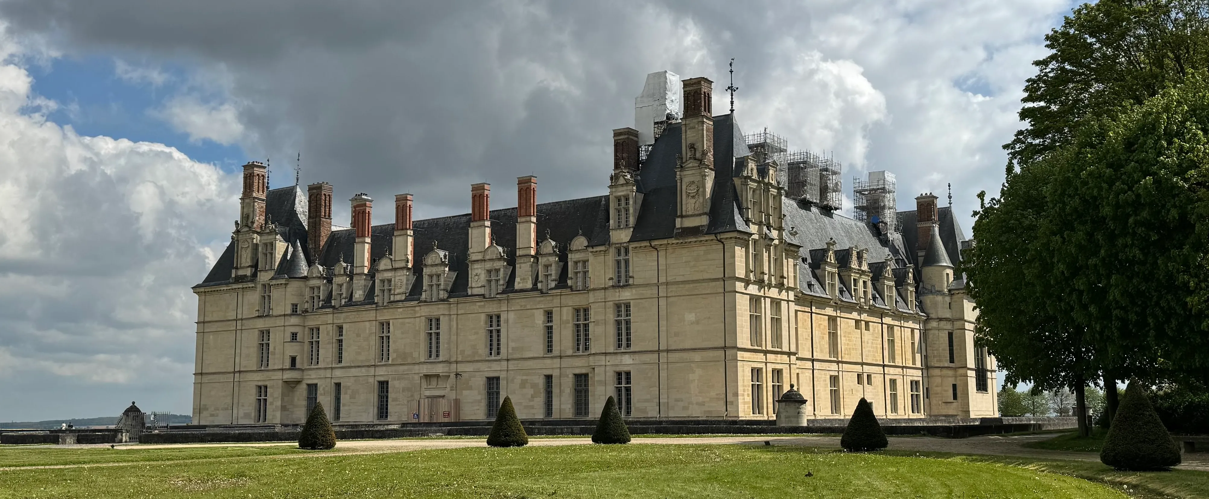 Écouen château