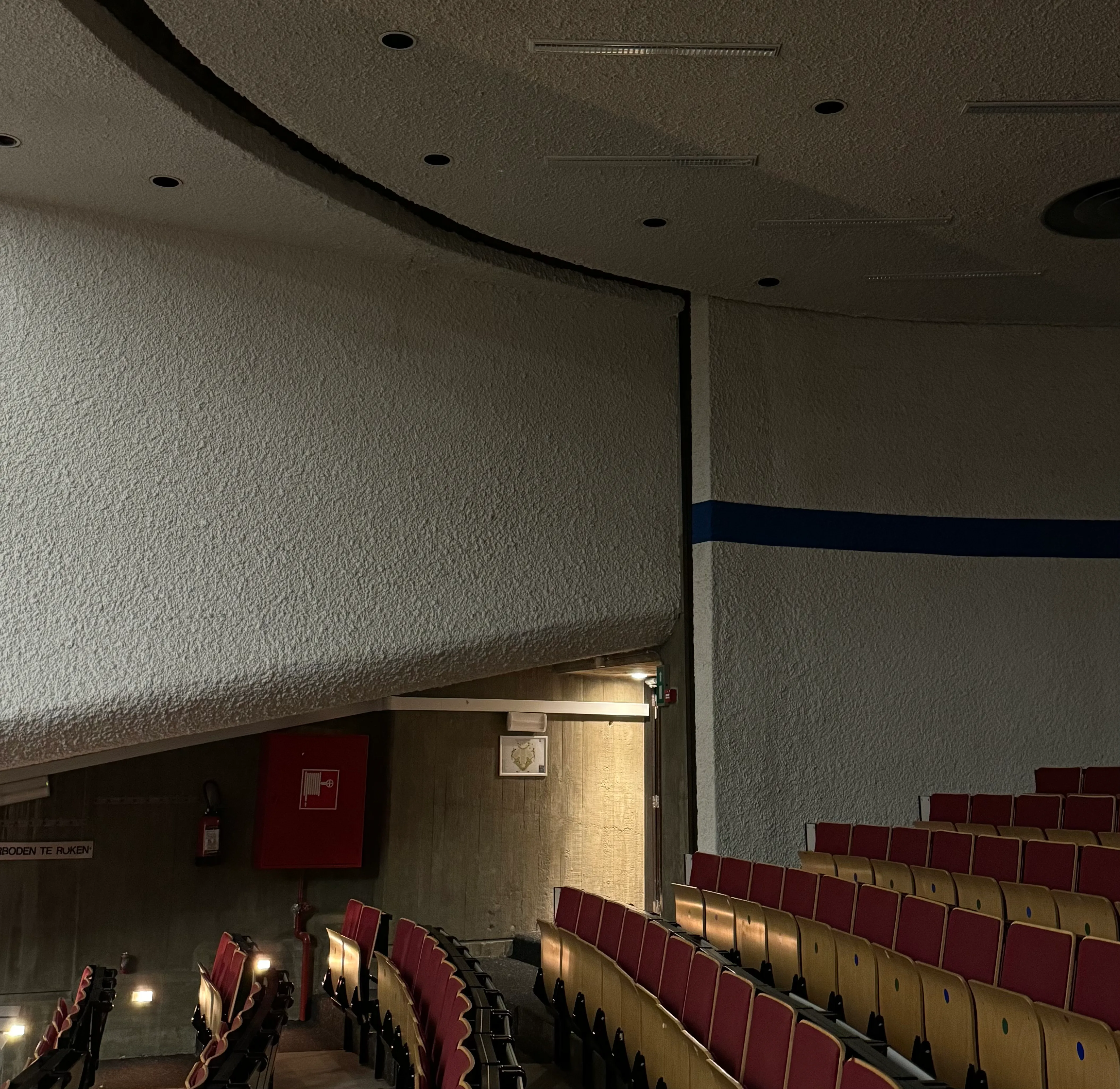 one of the small rooms in the auditorium. On the top you can see part where it rotates